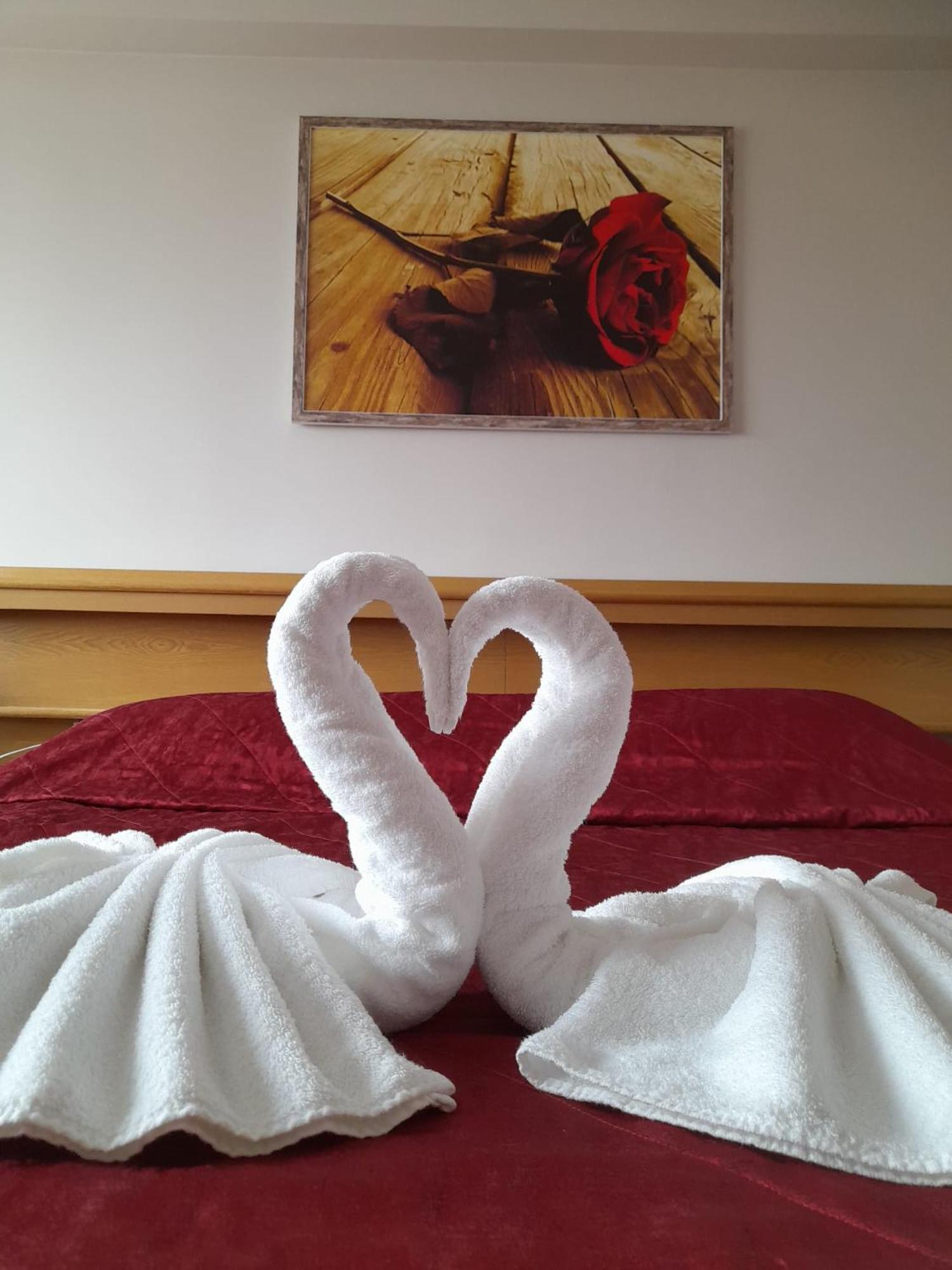Hotel Madona Ngoại thất bức ảnh