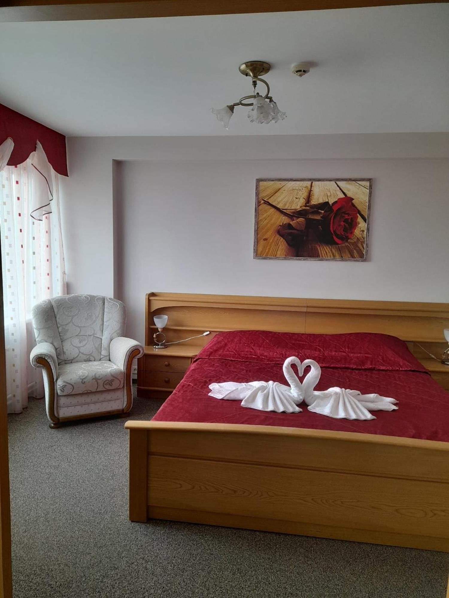 Hotel Madona Ngoại thất bức ảnh