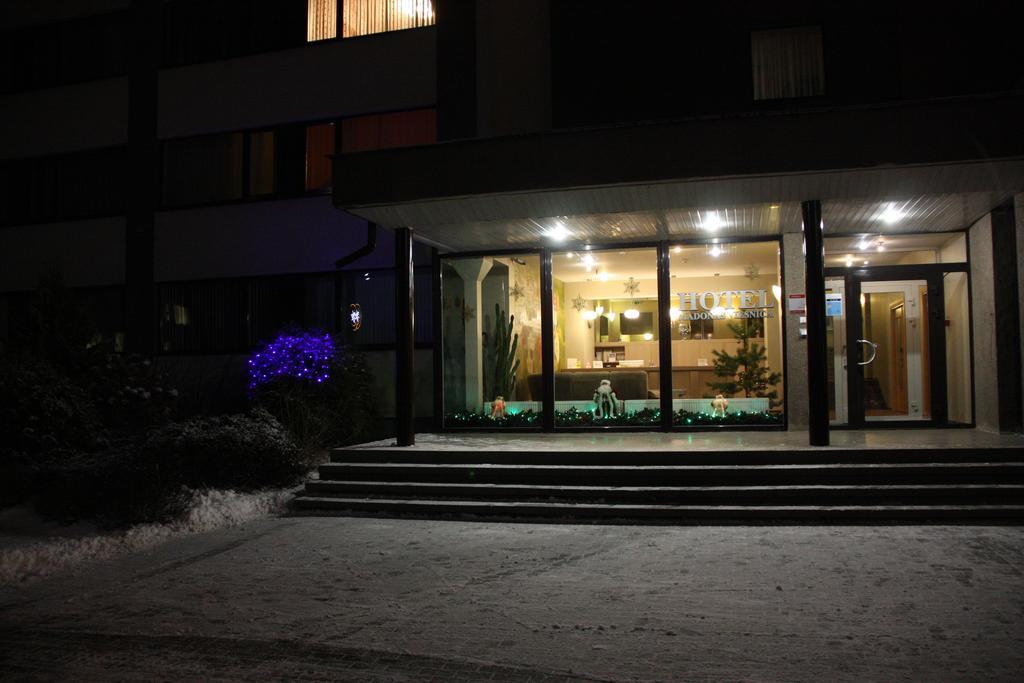 Hotel Madona Ngoại thất bức ảnh