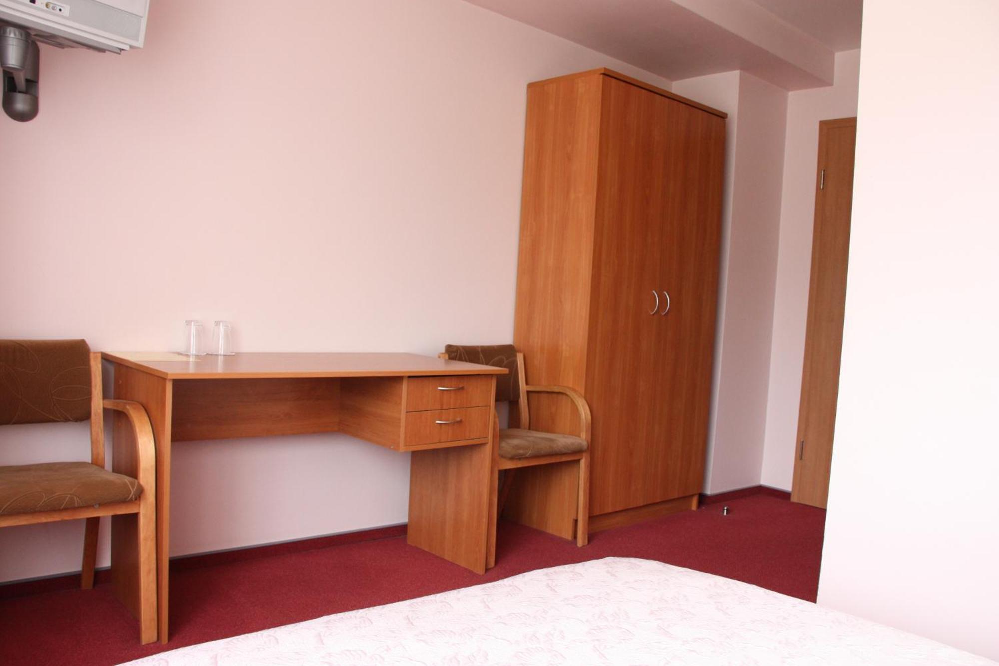 Hotel Madona Ngoại thất bức ảnh