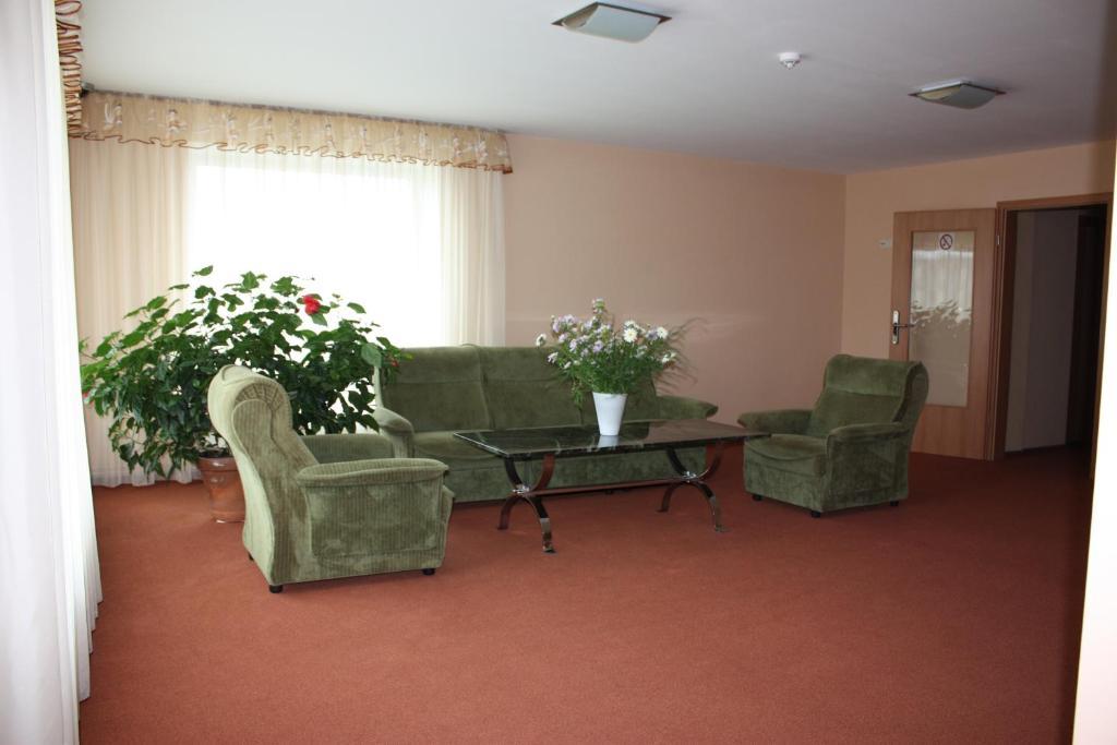 Hotel Madona Ngoại thất bức ảnh