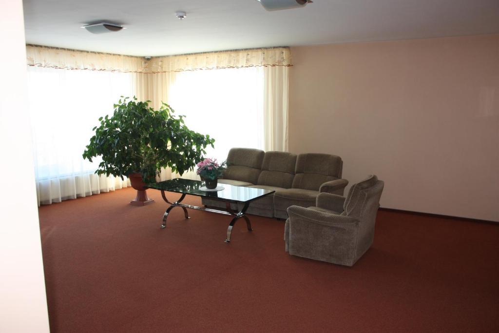 Hotel Madona Ngoại thất bức ảnh