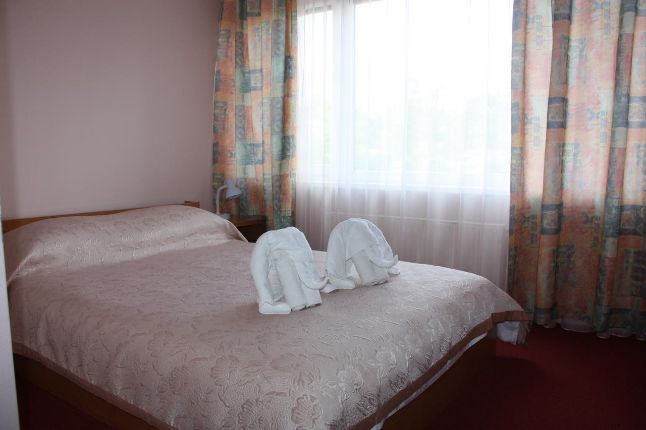 Hotel Madona Ngoại thất bức ảnh