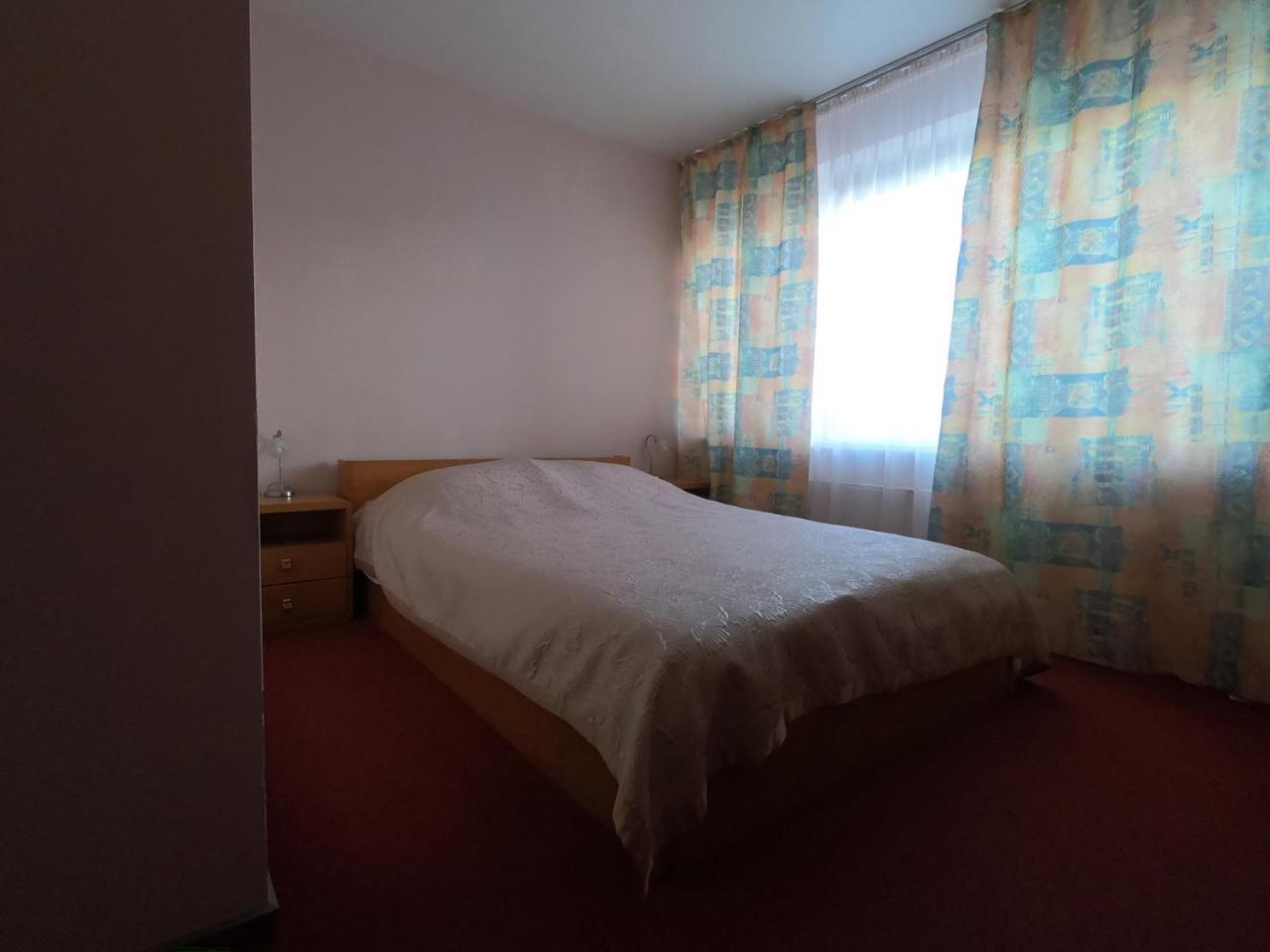 Hotel Madona Ngoại thất bức ảnh