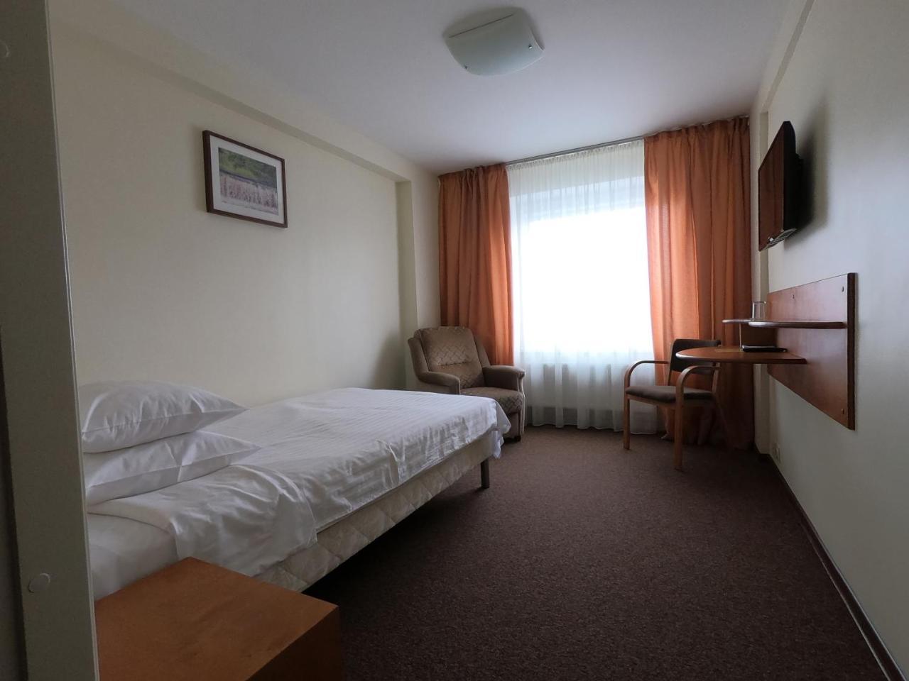 Hotel Madona Ngoại thất bức ảnh