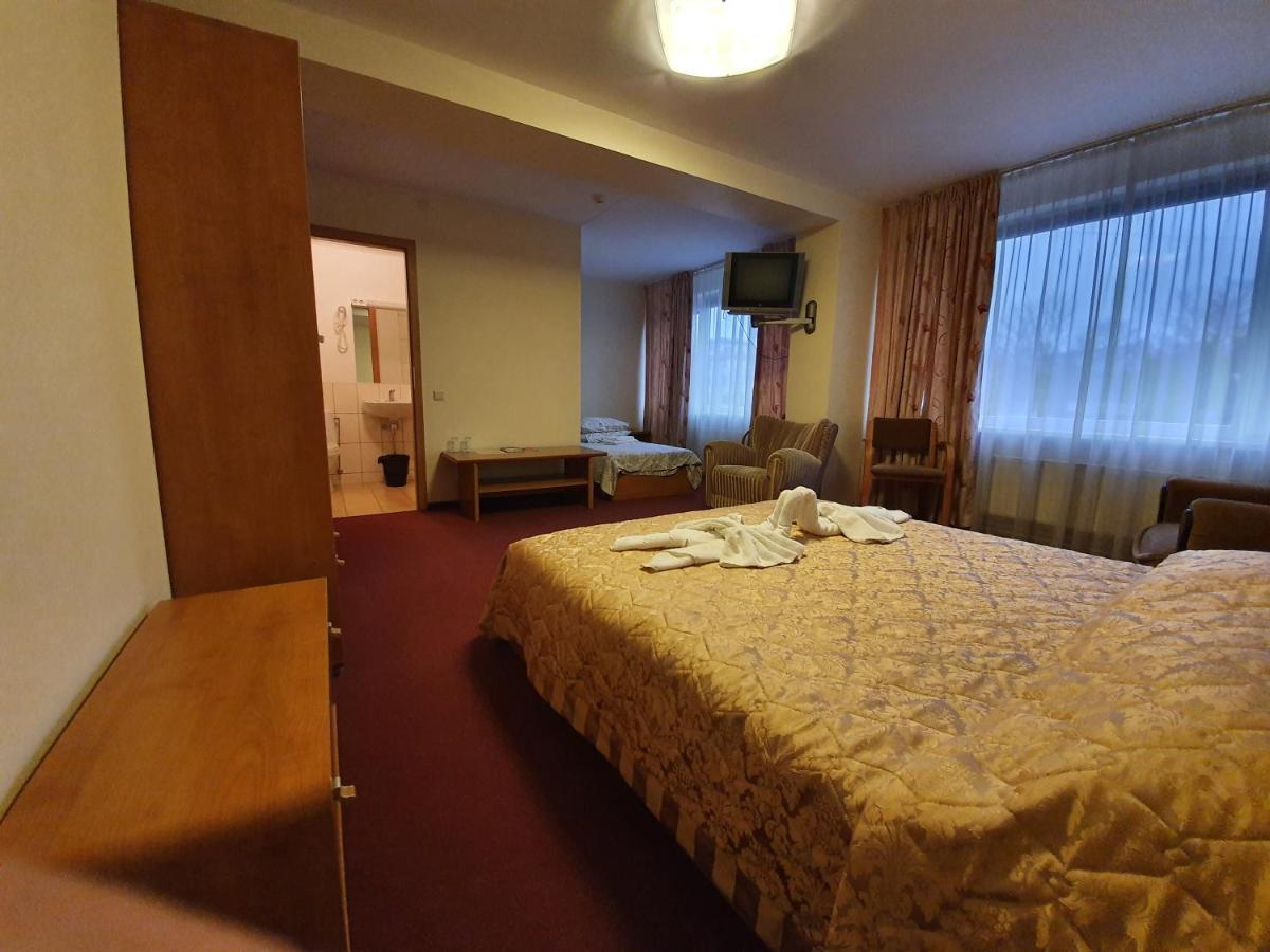 Hotel Madona Ngoại thất bức ảnh